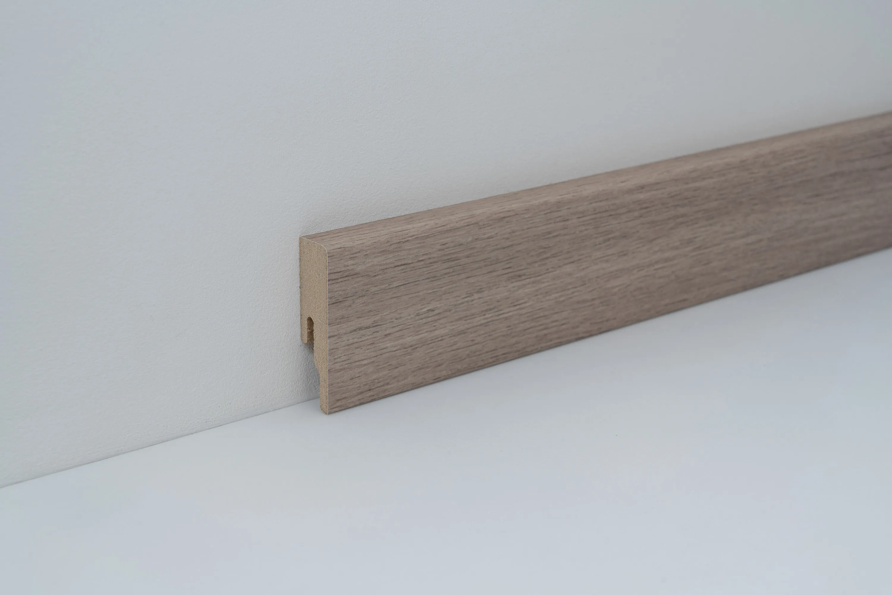 Accessories | Skirting board Unity 16 x 60 mm | F6010153