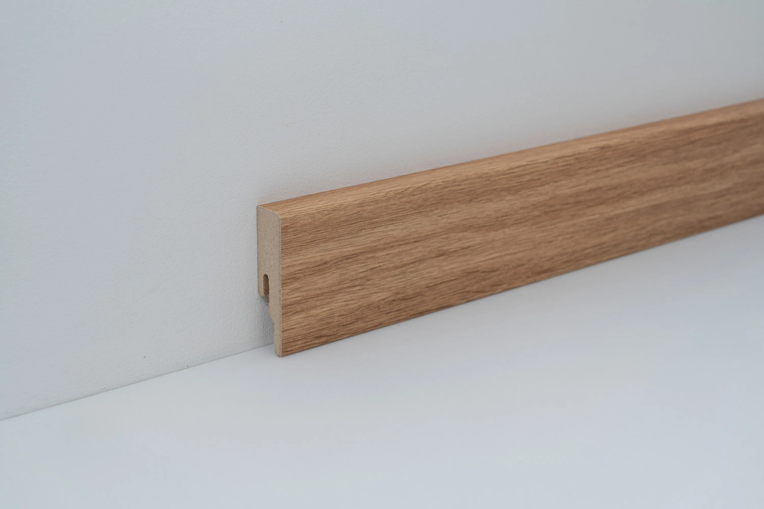 Accessories | Skirting board Unity 16 x 60 mm | F6010143