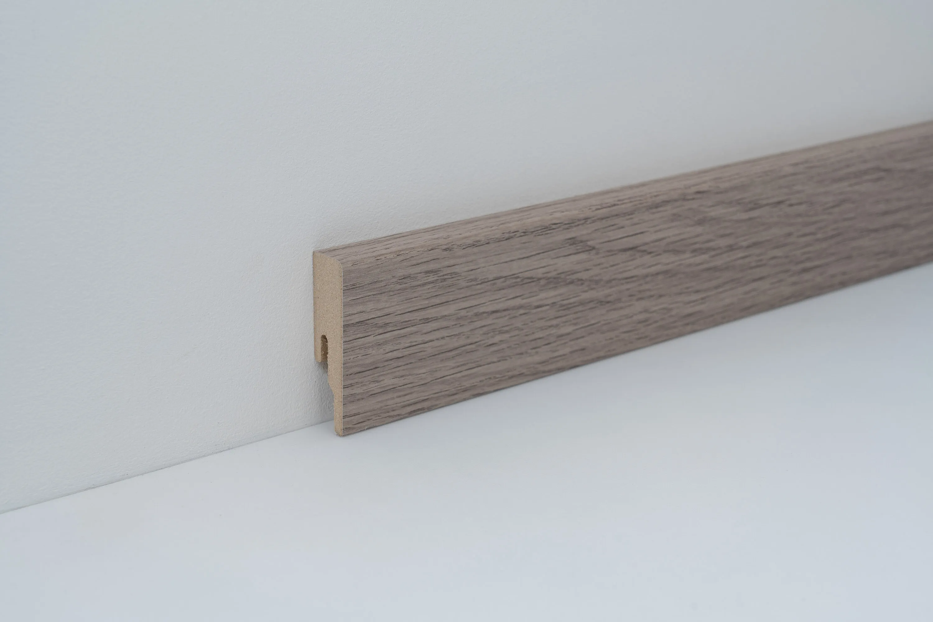 Accessories | Skirting board Unity 16 x 60 mm | F6010119
